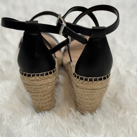 Excellent condition. Wedge , espadrille sandals. Black straps - Picture 5 of 7